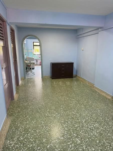 45 Sims Drive HDB Flat For Sale at S$ 390,000 | PropertyGuru Singapore - Virtually decluttered 