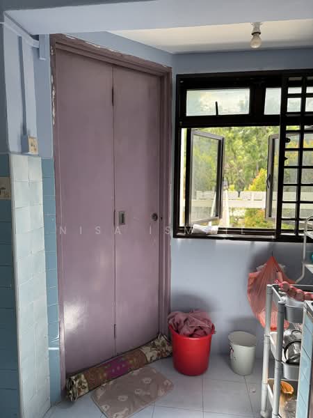 45 Sims Drive HDB Flat For Sale at S$ 390,000 | PropertyGuru Singapore - Utility area - actual photo 