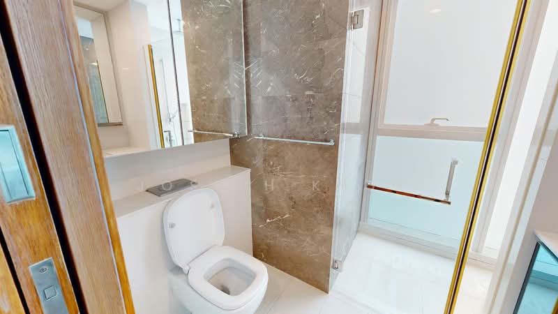 76 Shenton Apartment For Sale at S$ 1,950,000 | PropertyGuru Singapore - Master Bathroom