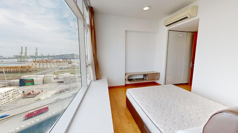 76 Shenton Apartment For Sale at S$ 1,950,000 | PropertyGuru Singapore - Master Bedroom