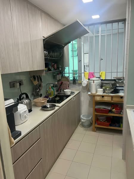 Kovan Melody, 23 Kovan Road, 4 Bedrooms, 1,410 sqft, Condominium For Sale, by Peng Robert, 500082748 - Kitchen - PropertyGuru.com.sg