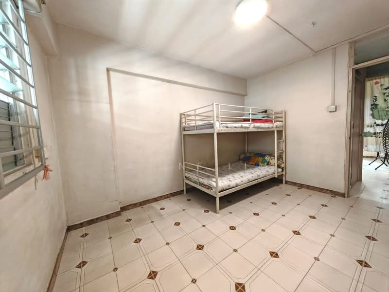 624 Ang Mo Kio Avenue 4 HDB Flat For Sale at S$ 450,000 | PropertyGuru Singapore - Bedroom