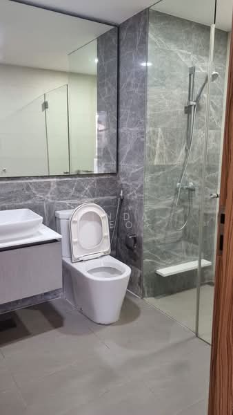 FLO Residence Condominium For Sale at S$ 1,410,000 | PropertyGuru Singapore - Bathroom