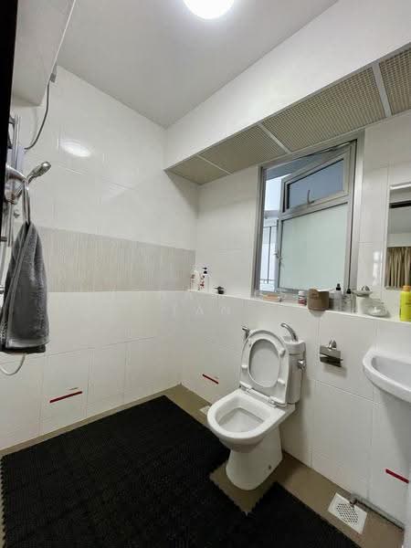 26B Saint George's Lane, 26B Saint George's Lane, Balestier / Toa Payoh, 3 Bedrooms, 990 sqft, HDB Flat For Rent, by Ignatius Tan, 500082760 - Bathroom - PropertyGuru.com.sg