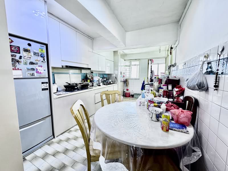 45 Marine Crescent HDB Flat For Sale at S$ 695,000 | PropertyGuru Singapore - Kitchen