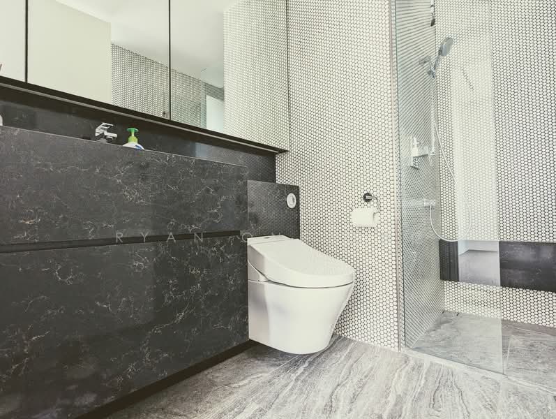 10 Evelyn Condominium For Sale at S$ 1,290,000 | PropertyGuru Singapore - Bathroom