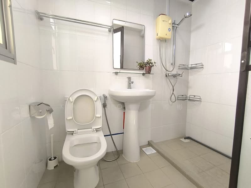 440A Clementi Avenue 3, 440A Clementi Avenue 3, Room Rental, 130 sqft, HDB Flat For Rent, by Kay HO 何杰彬, 500082796 - Bathroom - PropertyGuru.com.sg