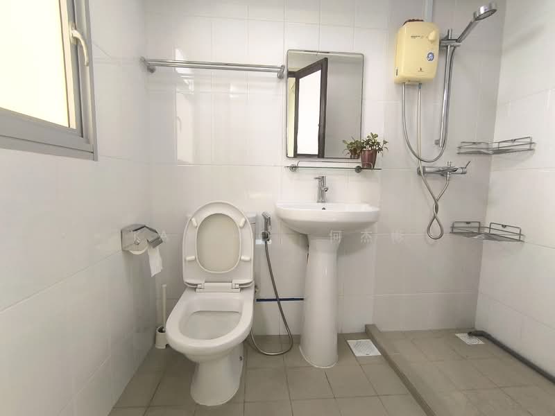 440A Clementi Avenue 3, 440A Clementi Avenue 3, Room Rental, 130 sqft, HDB Flat For Rent, by Kay HO 何杰彬, 500082796 - Bathroom - PropertyGuru.com.sg