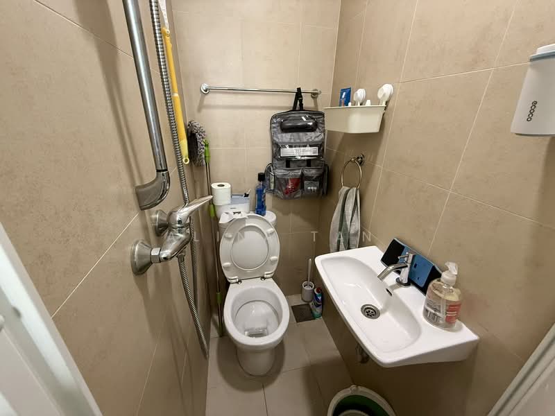 Thomson Grand, 17 Sin Ming Walk, 3 Bedrooms, 1,410 sqft, Condominium For Rent, by Alina Tan, 500082797 - Bathroom - PropertyGuru.com.sg