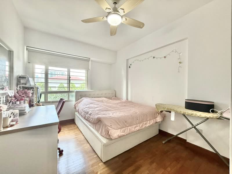 466B Sembawang Drive HDB Flat For Sale at S$ 520,000 | PropertyGuru Singapore - Bedroom