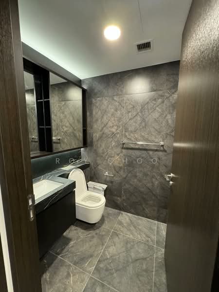 Hyll on Holland Condominium For Sale at S$ 1,760,000 | PropertyGuru Singapore - Bathroom