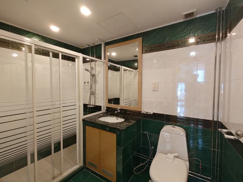 Cairnhill Plaza Apartment For Sale at S$ 5,800,000 | PropertyGuru Singapore - Bathroom
