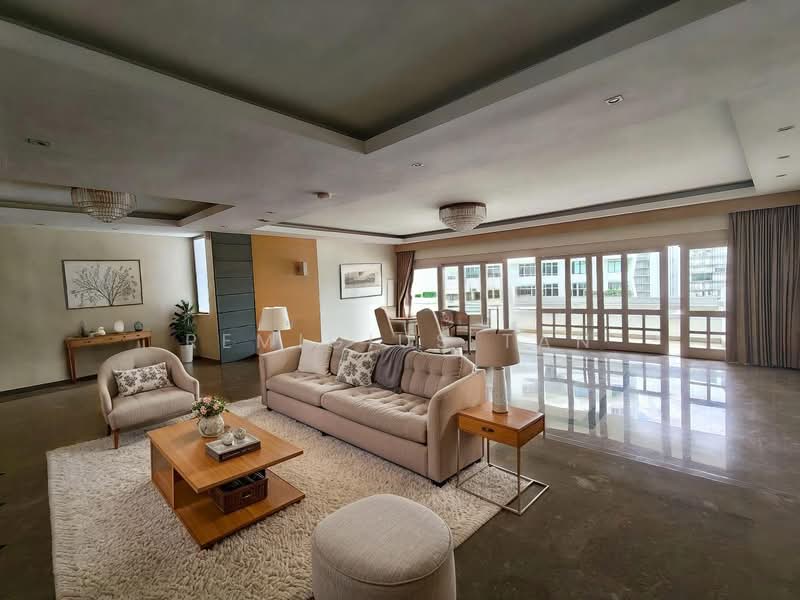 Cairnhill Plaza Apartment For Sale at S$ 5,800,000 | PropertyGuru Singapore - Living Room