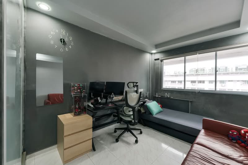 554 Hougang Street 51 HDB Flat For Sale at S$ 640,000 | PropertyGuru Singapore - Bedroom