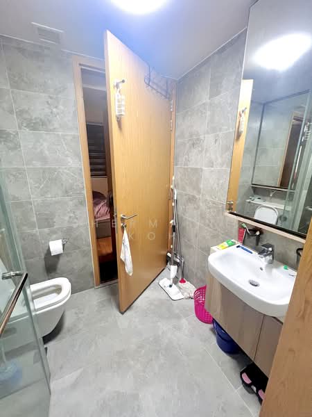 Twin VEW Condominium For Sale at S$ 1,080,000 | PropertyGuru Singapore - Bathroom