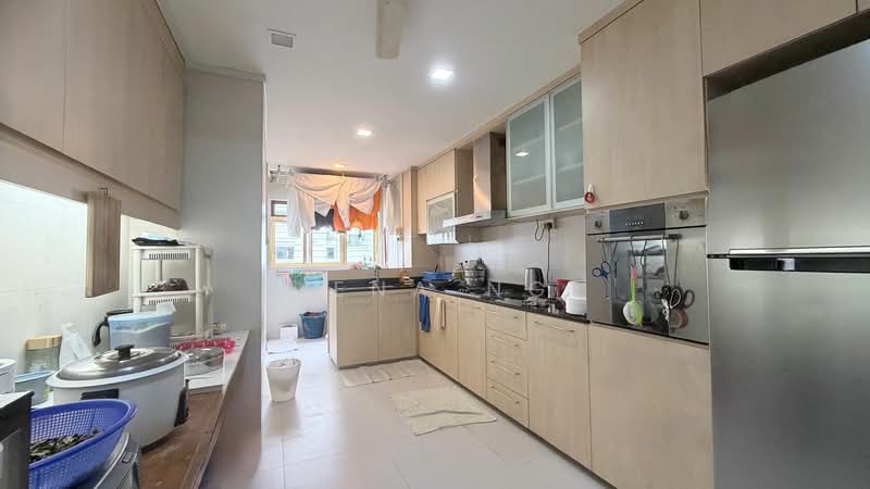 227 Pending Road HDB Flat For Sale at S$ 478,000 | PropertyGuru Singapore - Kitchen