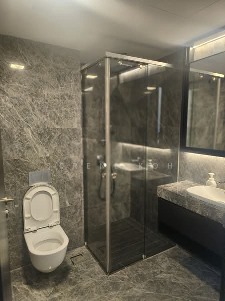 120 Grange Condominium For Sale at S$ 1,430,000 | PropertyGuru Singapore - Bathroom