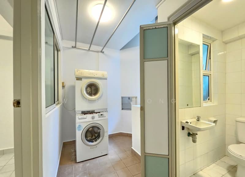 Royal Palm Mansions, 330 Pasir Panjang Road, 4 Bedrooms, 1,227 sqft, Condominium For Rent, by Winnie Tong, 500082849 - Bathroom - PropertyGuru.com.sg