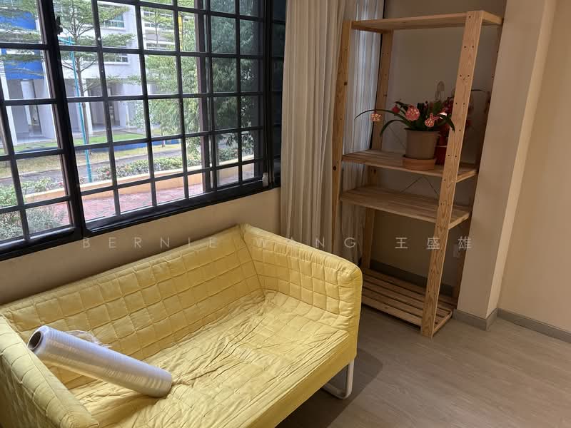 306 Ang Mo Kio Avenue 1 HDB Flat For Sale at S$ 720,000 | PropertyGuru Singapore - Living Room