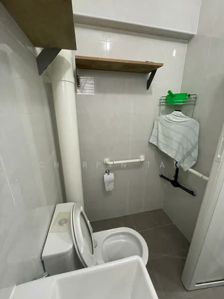 860 Yishun Avenue 4, 860 Yishun Avenue 4, 2 Bedrooms, 1,237 sqft, HDB Flat For Rent, by Charpin Tan, 500082863 - Bathroom - PropertyGuru.com.sg