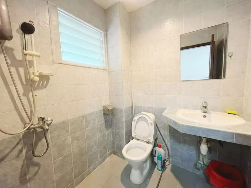 Bencoolen House, 27 Bencoolen Street, Room Rental, 150 sqft, Apartment For Rent, by Ivy Weng 翁剑英, 500082867 - Bathroom - PropertyGuru.com.sg