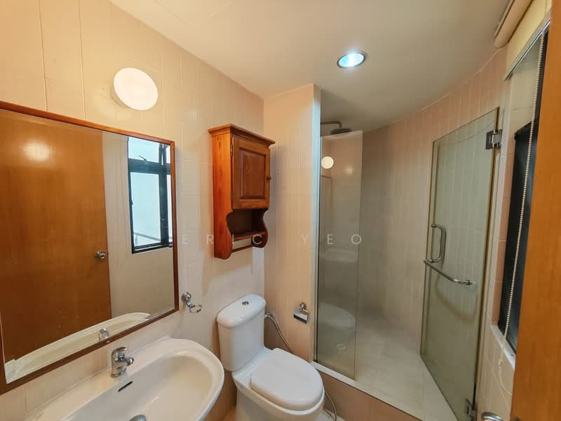 The Balmoral, 14 Balmoral Park, 4 Bedrooms, 2,680 sqft, Condominium For Rent, by Eric Yeo, 500082876 - Bathroom - PropertyGuru.com.sg