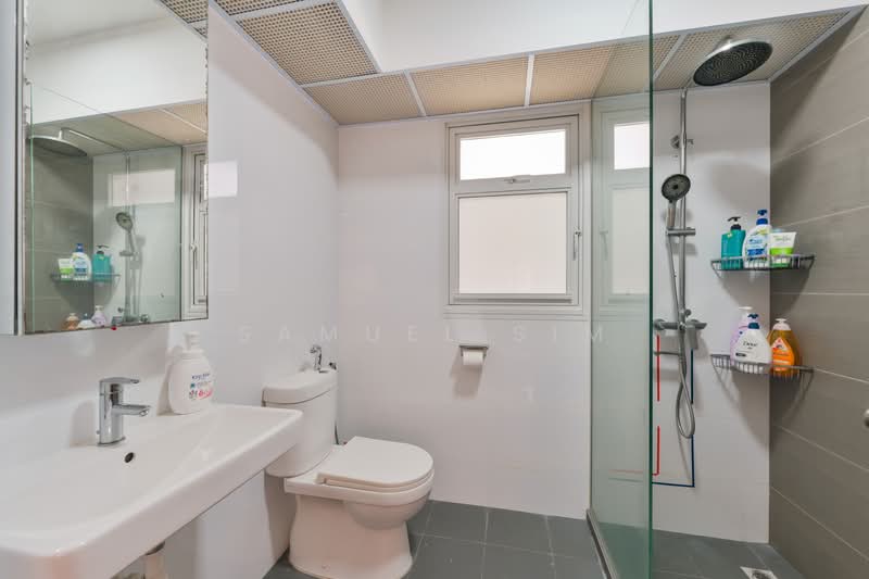 618B Tampines Street 61 HDB Flat For Sale at S$ 828,000 | PropertyGuru Singapore - Bathroom