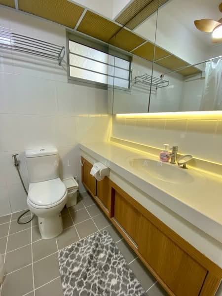 312C Clementi Avenue 4, 312C Clementi Avenue 4, Room Rental, 200 sqft, HDB Flat For Rent, by Alvin Tan, 500082883 - Bathroom - PropertyGuru.com.sg