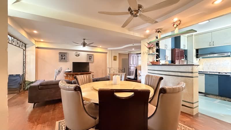 For Sale - 746 Woodlands Circle