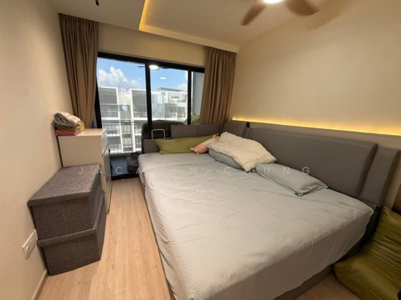 Riverparc Residence Executive Condominium For Sale at S$ 2,300,000 | PropertyGuru Singapore - Master Bedroom