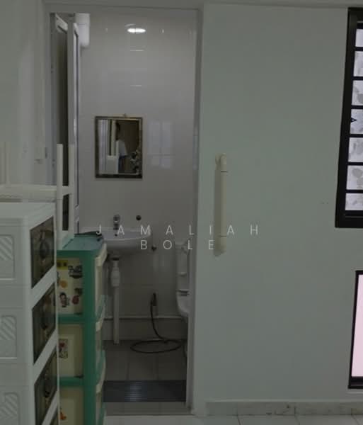 151 Bedok Reservoir Road, 151 Bedok Reservoir Road, Room Rental, 678 sqft, HDB Flat For Rent, by Jamaliah Bole, 500082909 - Attached Bathroom - PropertyGuru.com.sg