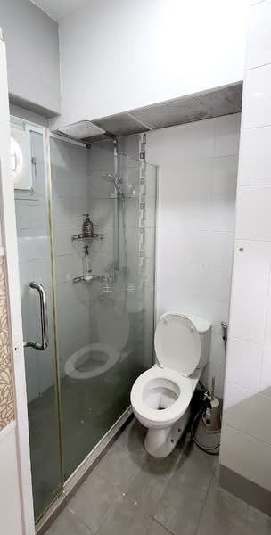 601C Punggol Central, 601C Punggol Central, 3 Bedrooms, 1,001 sqft, HDB Flat For Rent, by Ken Ong 王英和, 500082915 - Master Bathroom - PropertyGuru.com.sg