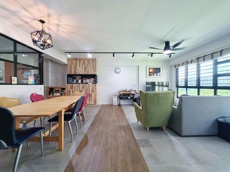 293D Compassvale Crescent, 293D Compassvale Crescent, Hougang / Punggol / Sengkang, 3 Bedrooms, 1,216 sqft, HDB Flat For Sale, by Joyce Lye Hui Xin, 500082920 - Living Room - PropertyGuru.com.sg