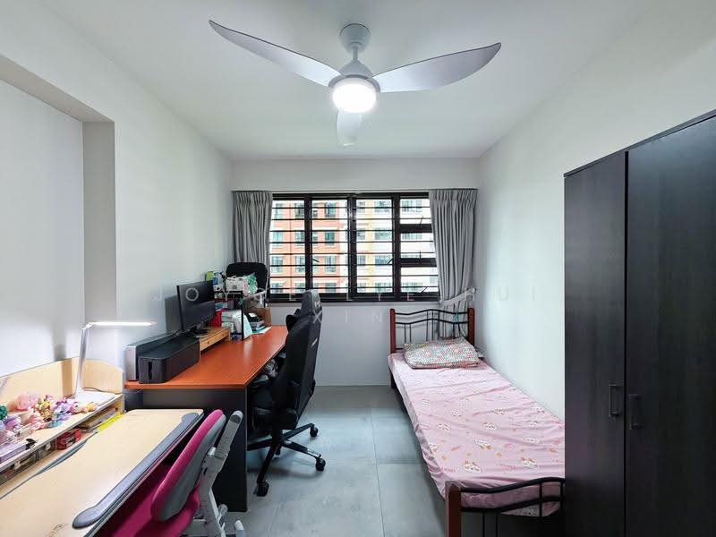 293D Compassvale Crescent, 293D Compassvale Crescent, Hougang / Punggol / Sengkang, 3 Bedrooms, 1,216 sqft, HDB Flat For Sale, by Joyce Lye Hui Xin, 500082920 - Bedroom - PropertyGuru.com.sg