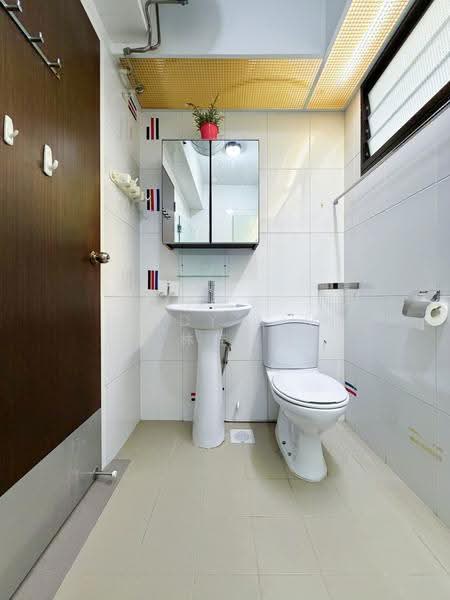 293D Compassvale Crescent, 293D Compassvale Crescent, Hougang / Punggol / Sengkang, 3 Bedrooms, 1,216 sqft, HDB Flat For Sale, by Andy Lim 林佳俊, 500082921 - Bathroom - PropertyGuru.com.sg