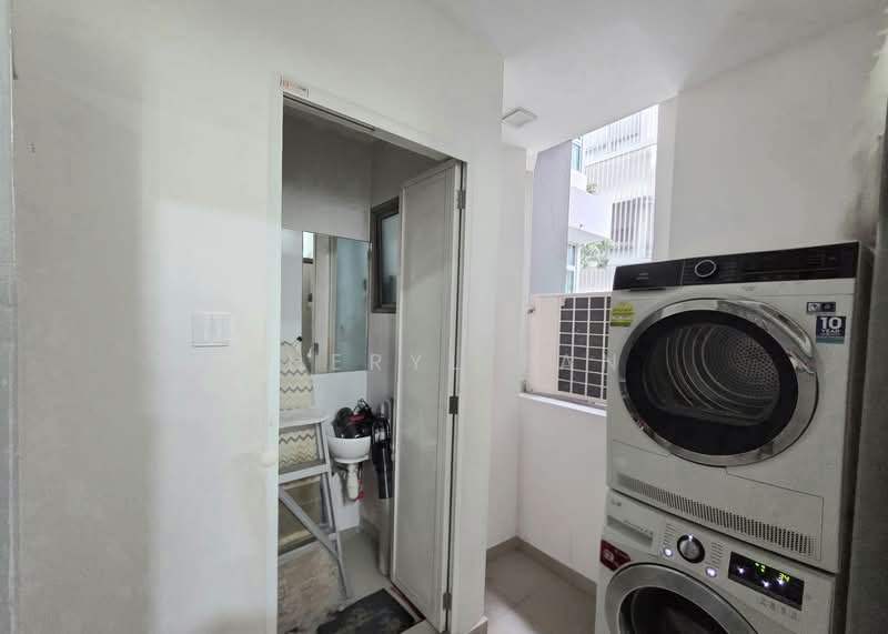 Venezio Apartment For Sale at S$ 2,700,000 | PropertyGuru Singapore - Bathroom