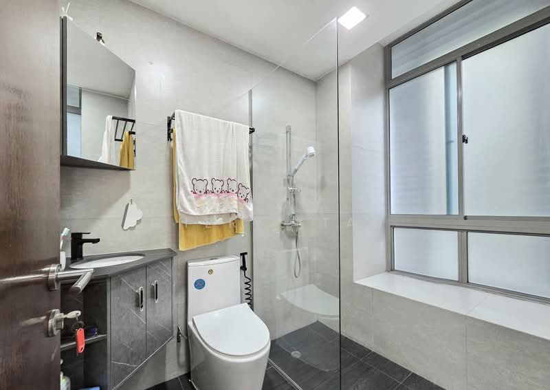 Venezio Apartment For Sale at S$ 2,700,000 | PropertyGuru Singapore - Bathroom
