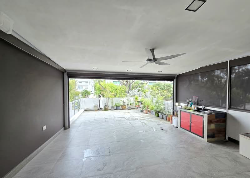 Venezio Apartment For Sale at S$ 2,700,000 | PropertyGuru Singapore - Balcony