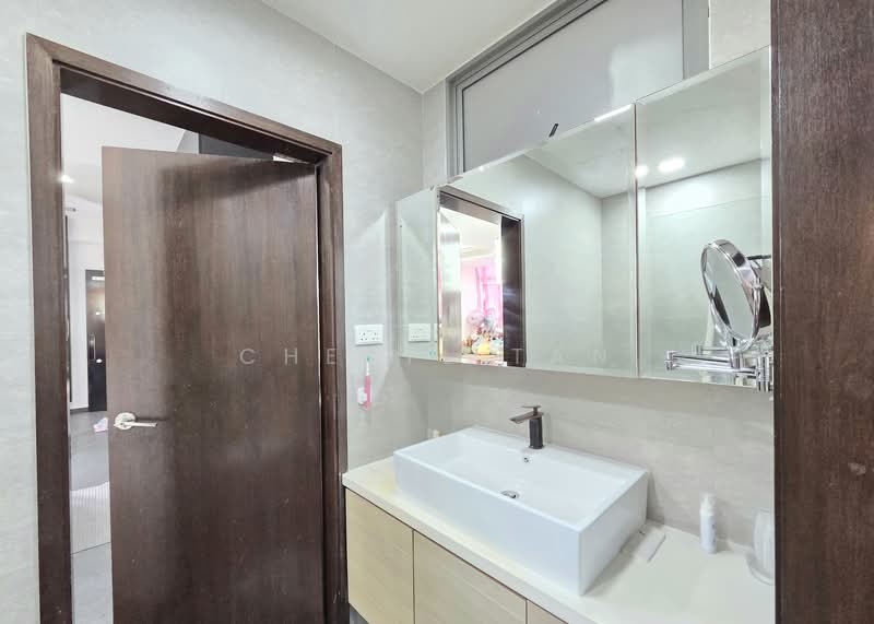 Venezio Apartment For Sale at S$ 2,700,000 | PropertyGuru Singapore - Bathroom