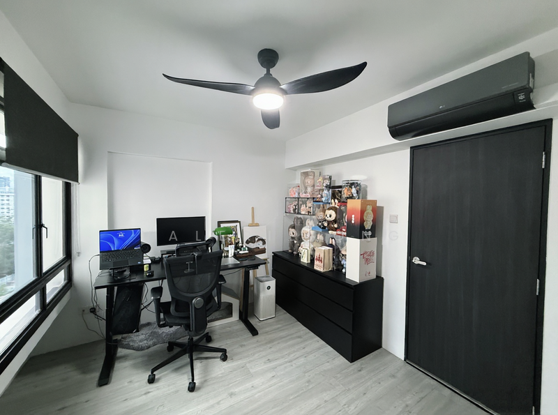 455 Clementi Avenue 3 HDB Flat For Sale at S$ 900,000 | PropertyGuru Singapore - Bedroom 1