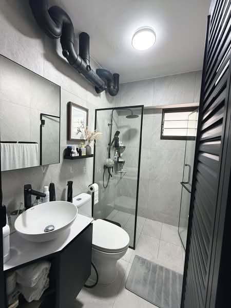 455 Clementi Avenue 3 HDB Flat For Sale at S$ 900,000 | PropertyGuru Singapore - Master Bathroom