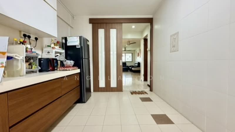 518 Jurong West Street 52 HDB Flat For Sale at S$ 630,000 | PropertyGuru Singapore - Kitchen