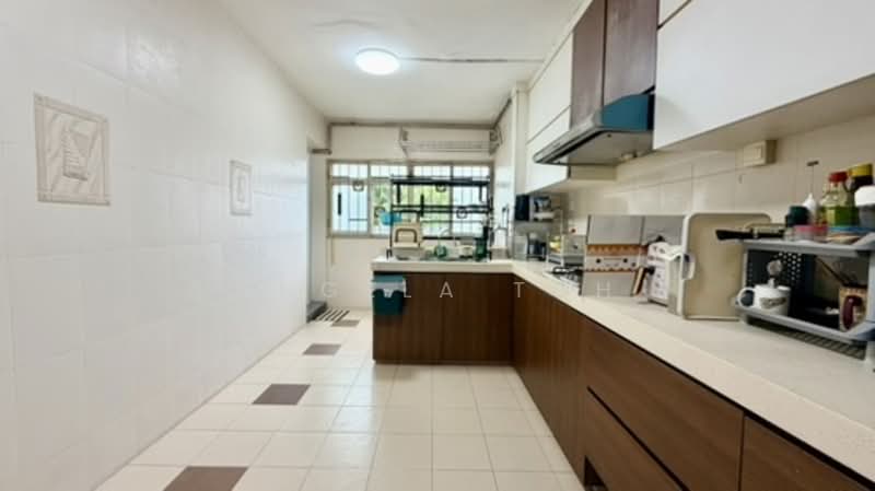 518 Jurong West Street 52 HDB Flat For Sale at S$ 630,000 | PropertyGuru Singapore - Kitchen