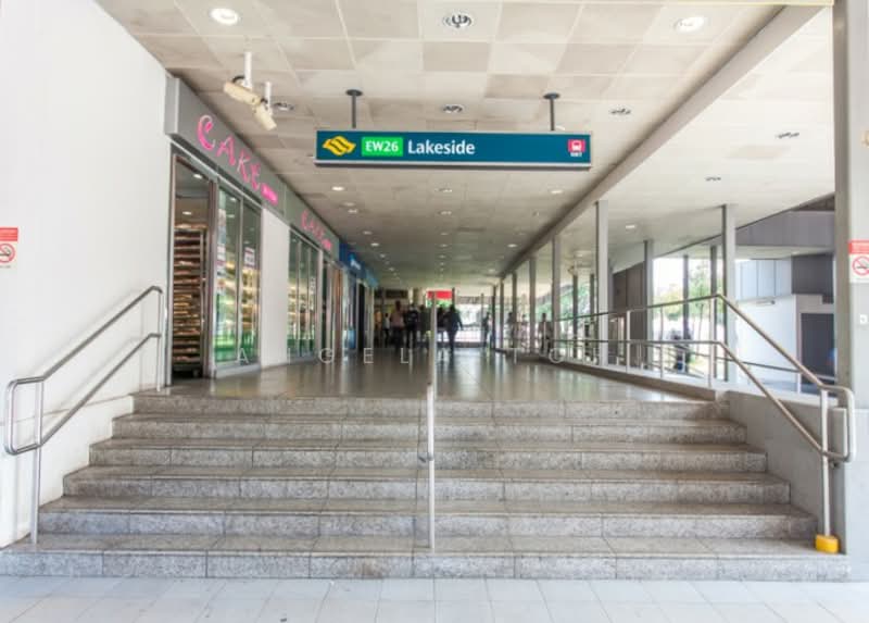 518 Jurong West Street 52 HDB Flat For Sale at S$ 630,000 | PropertyGuru Singapore - Exterior