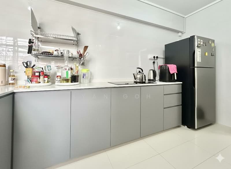 775 Yishun Ring Road HDB Flat For Sale at S$ 530,000 | PropertyGuru Singapore - Kitchen