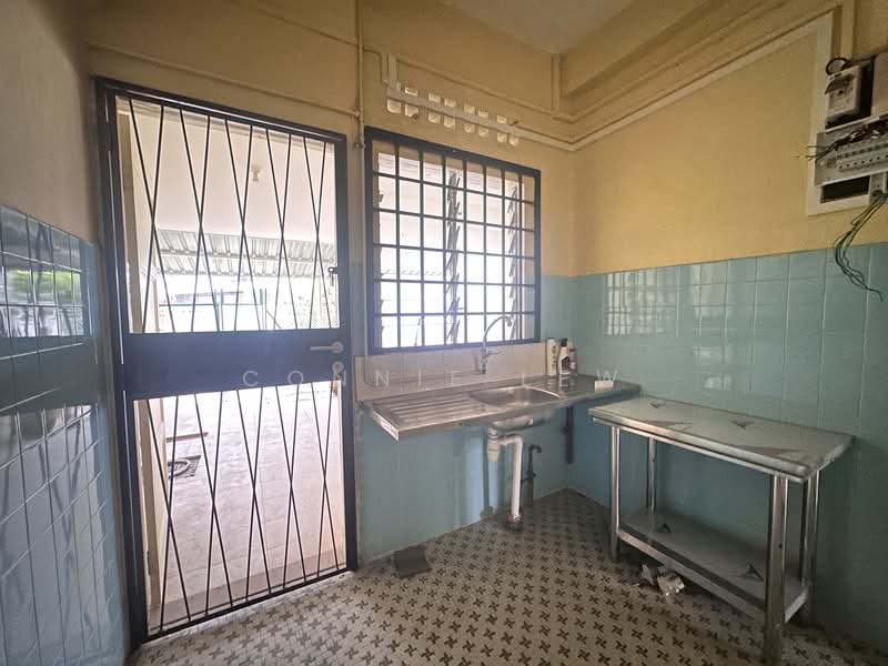 Wolskel Road, Wolskel Road, 2 Bedrooms, 1,500 sqft, Terraced House For Rent, by Connie Lew, 500083005 - Kitchen - PropertyGuru.com.sg
