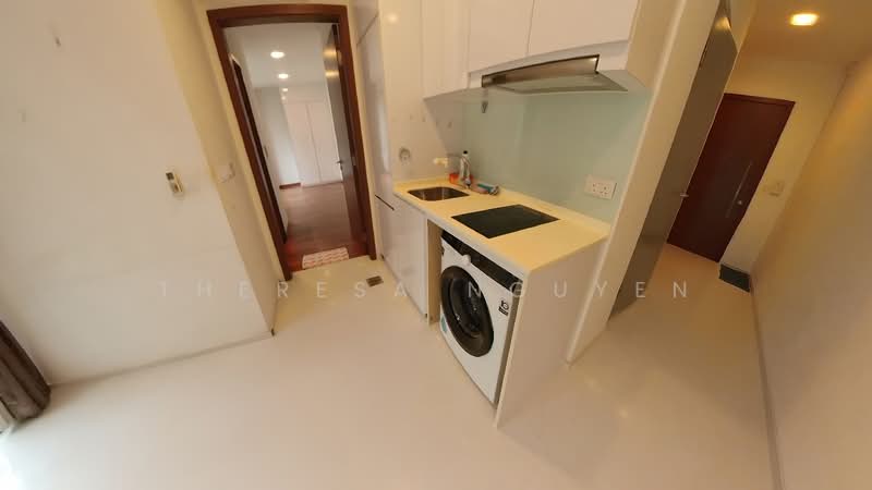 Royce Residences Condominium For Sale at S$ 710,000 | PropertyGuru Singapore - Kitchen