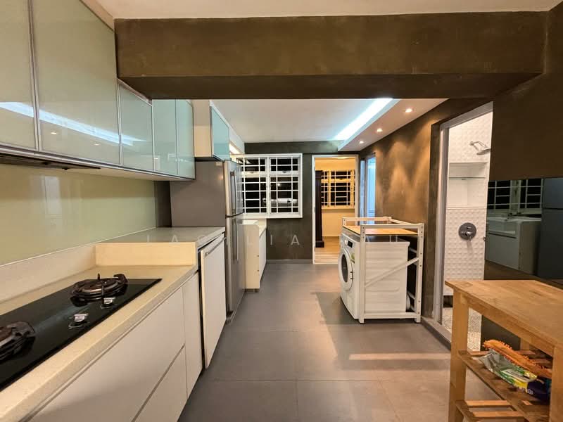 2 Holland Avenue, 2 Holland Avenue, 2 Bedrooms, 720 sqft, HDB Flat For Rent, by Lacilia Lau, 500083008 - Kitchen - PropertyGuru.com.sg