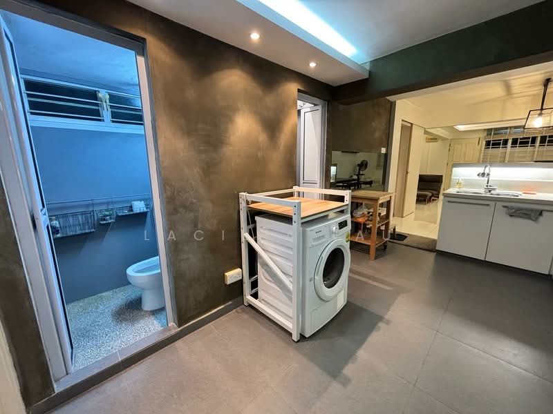 2 Holland Avenue, 2 Holland Avenue, 2 Bedrooms, 720 sqft, HDB Flat For Rent, by Lacilia Lau, 500083008 - Bathroom - PropertyGuru.com.sg