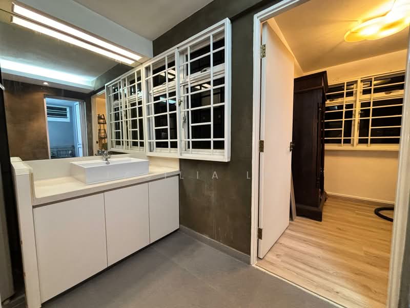 2 Holland Avenue, 2 Holland Avenue, 2 Bedrooms, 720 sqft, HDB Flat For Rent, by Lacilia Lau, 500083008 - Bathroom - PropertyGuru.com.sg